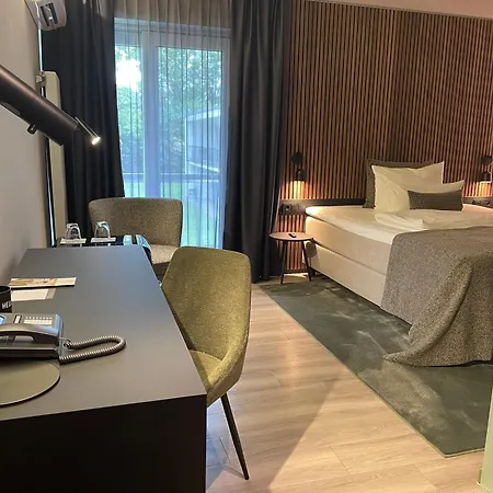 Schlosshotel Monrepos-3