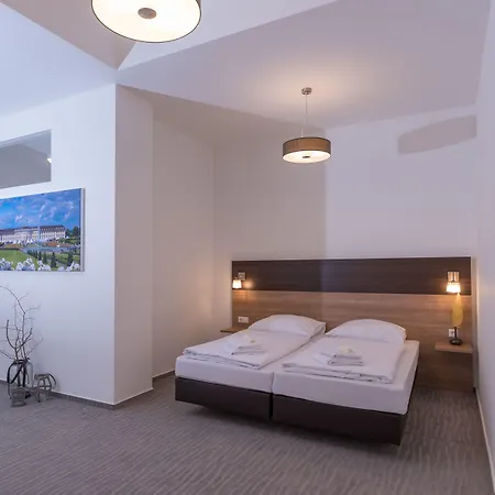 Boutique-Hotel Kronenstuben - unschlagbare Zentrumsnähe direkt am Marstall&Marktplatz - Schloss in 3 Min - Frühstück - Langzeitmiete-2